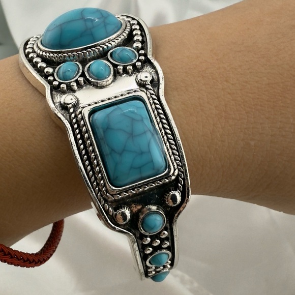 Vintage Antique Cuff Turquoise and Silver Women's Bracelet - Picture 3 of 8